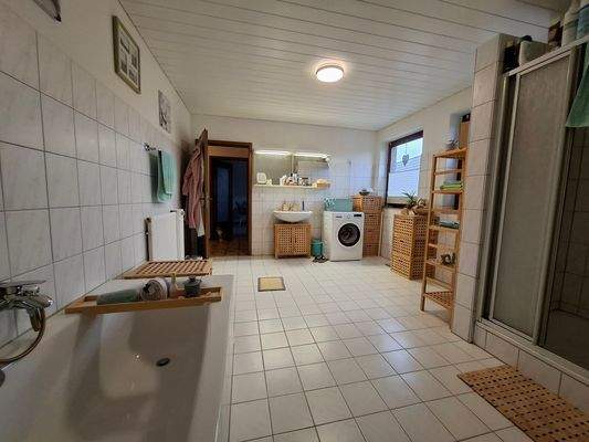 Badezimmer Ansicht 2