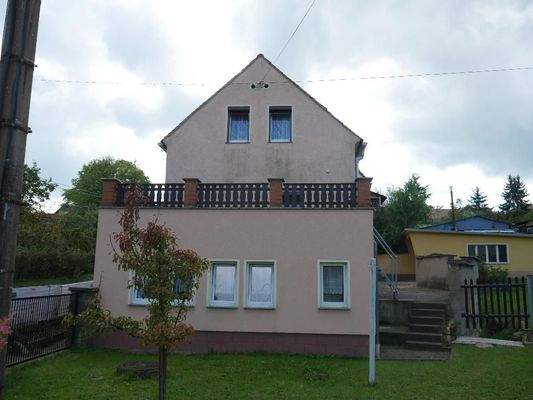 Hausansicht/Terrasse