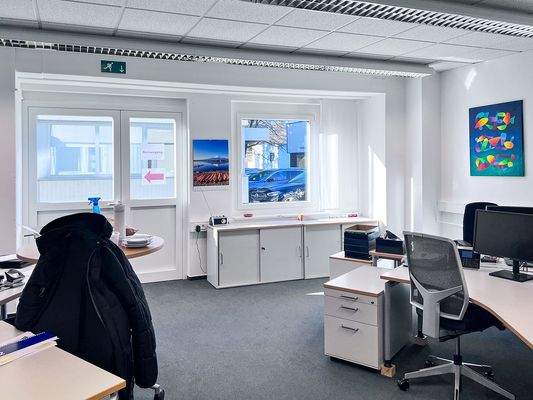 Büro und Zugang (HG)