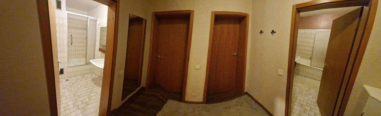 an Schlafräume grenzende Bäder