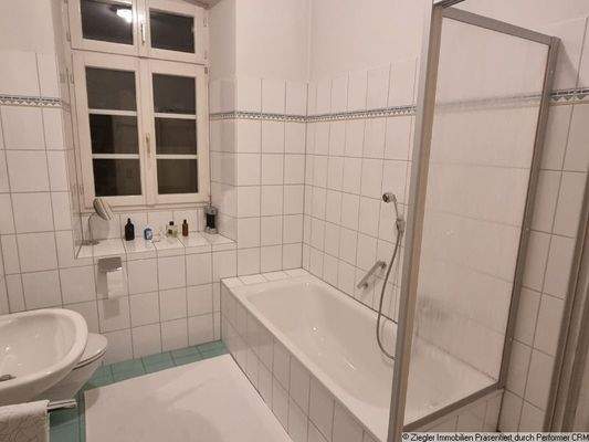 19 WE 3, 1 OG Tageslichtbad