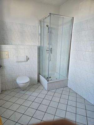 Bad mit Hänge-WC.jpg