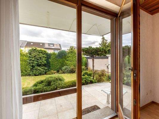 Wohnraum mit direktem Zugang zur Terrasse