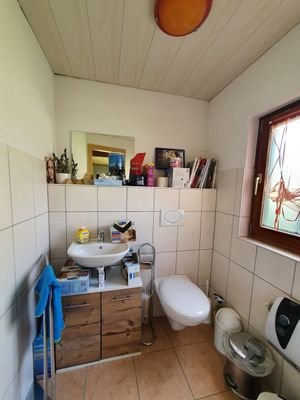 separates WC im Nebenhaus