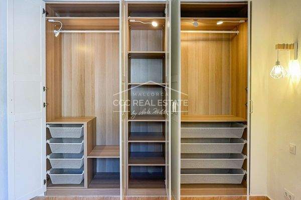 ...modernen Einbauschrank