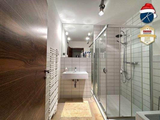 Gästezimmer im Keller (Bad)