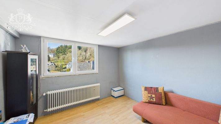 CAM01984G0-PR0457-STILL008