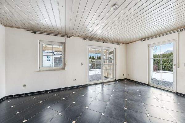 Wohnzimmer EG - leer