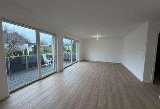 Großzügiges Wohn- und Esszimme