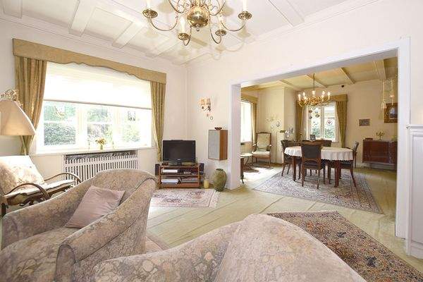 Zwei verbundene Wohnräume bieten Großzügigkeit