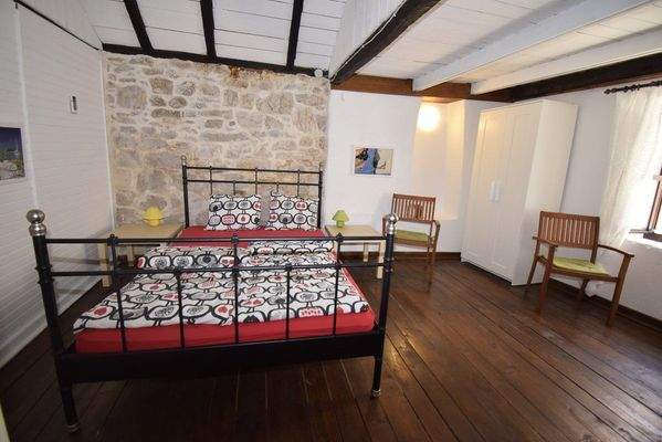 Nekretnine Murter , Kamena kuća samo 15m od mora 