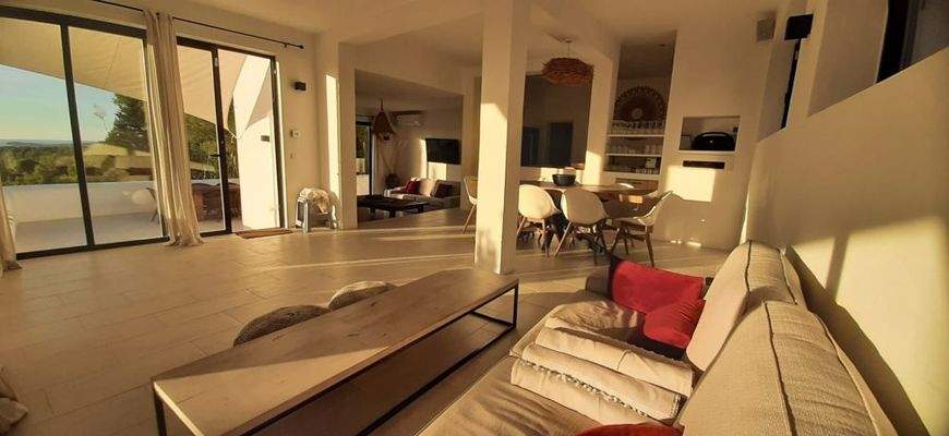 Wohnzimmer bei Sonnenuntergang