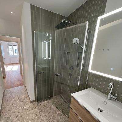 Badezimmer Glastüre offen