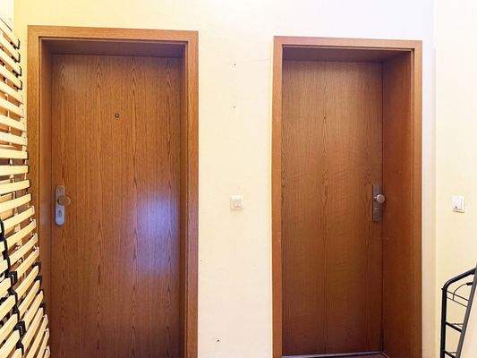 Wohnungstür rechts