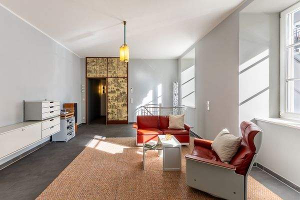 Luftige Altbau-Deckenhöhen