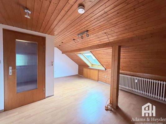 Wohnzimmer 3, DG, Bild 1