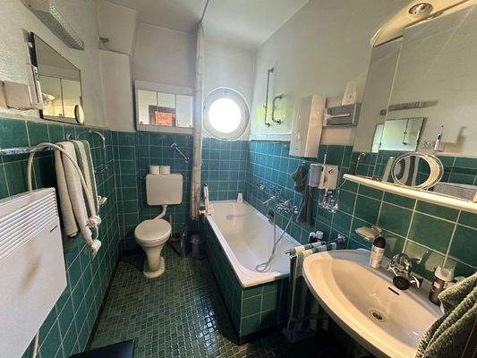 Wannenbad Erdgeschoss