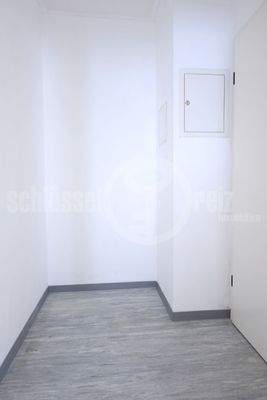 Abstellmöglichkeiten im Flur