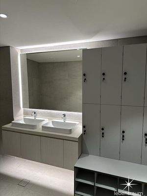 Fitnessstudio - Badezimmer