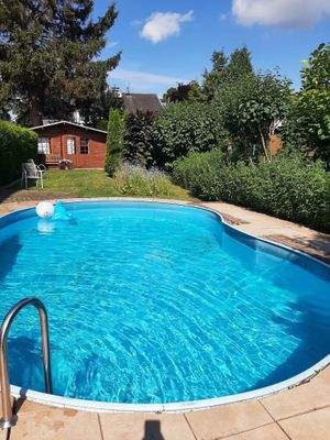 Pool im Sommer
