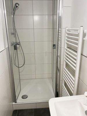 Gäste-Bad mit Dusche