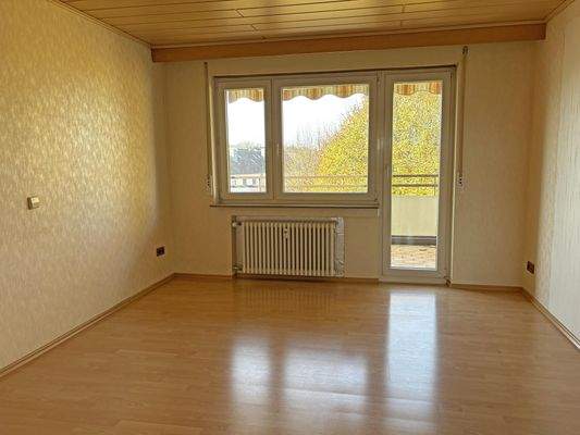 Schlafzimmer mit Zugang zur Loggia