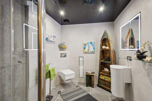 Duschbad im Dachgeschoss