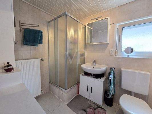 Tageslichtbad im Vorderhaus