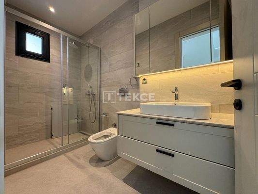 Semi-Detached Houses with Gardens and Pools in Çeşme Reisdere