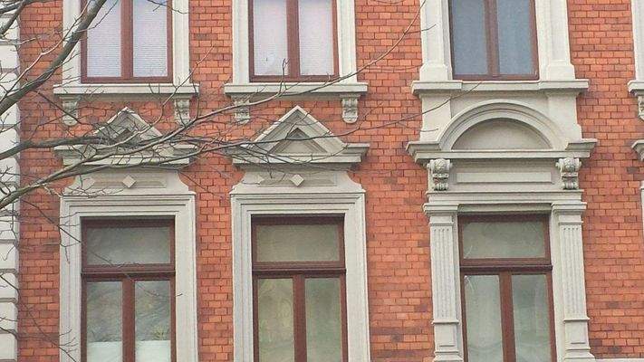 Aussenansicht des Gebäudes -strassenseitig-