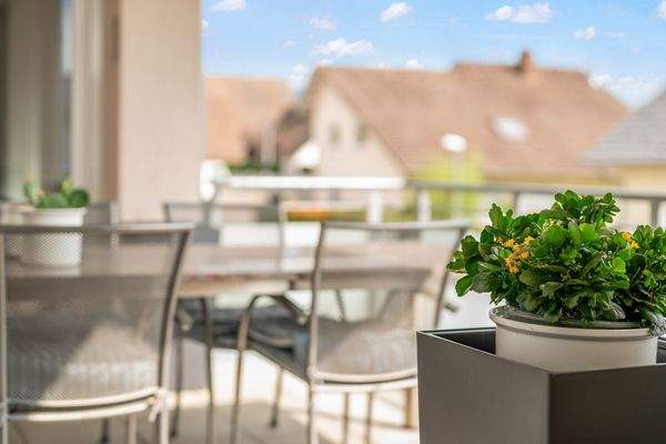 Südbalkon mit zwei Zugängen