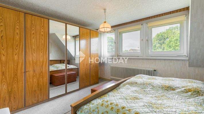 1. OG Schlafzimmer 1 1