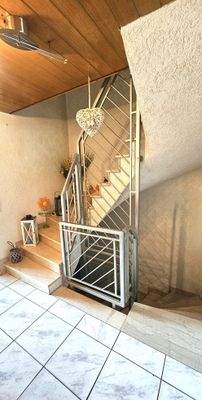 offenes Treppenhaus zum OG