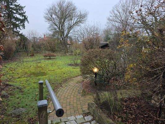 4 - Blick in das Gartengrundstück