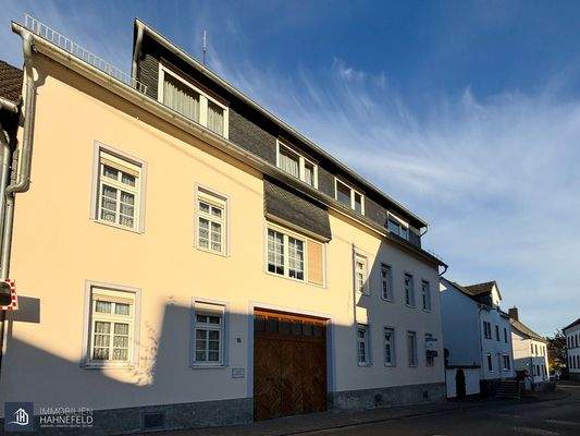 Objektansicht, Straßenseits