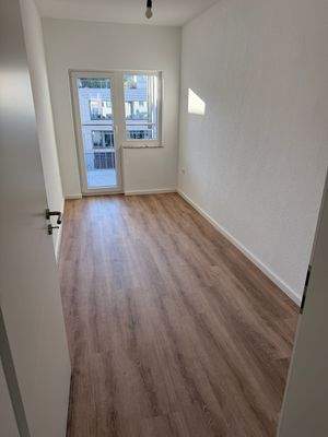 Kinderzimmer-Büro Balkon.jpeg