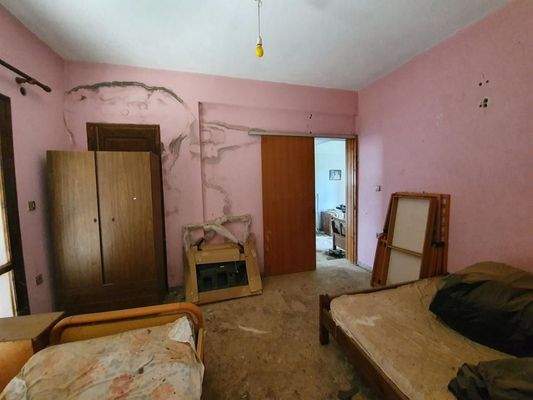 Kreta Sisi - vier Wohnungen in einem großen Garten zur Renovierung