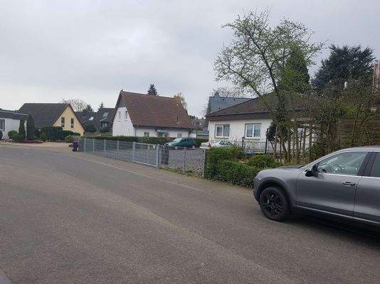 Gegenüber Beginn Wohnsiedlung