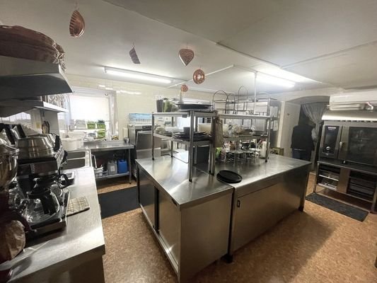 voll ausgestattete Gastronomieküche
