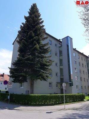 Hausansicht mit Aufzug