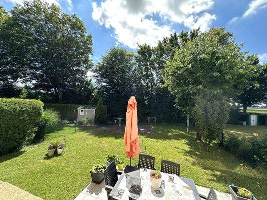 11 Blick in den Garten