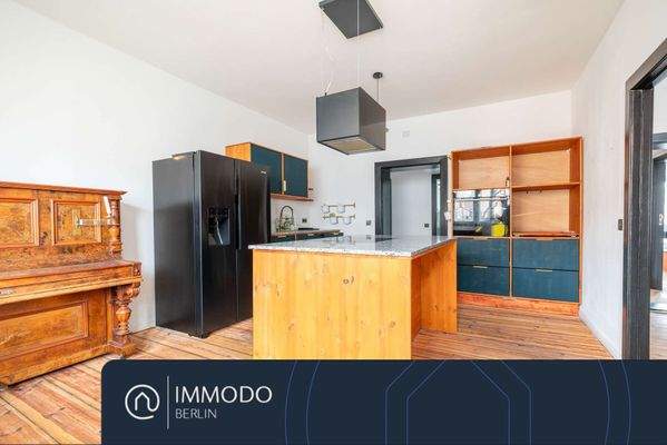 Einbauküche mit Kochinsel