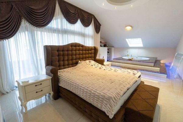 Schlafzimmer Hauptwohnung