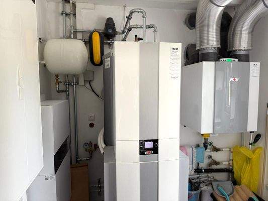 Technikraum mit Heizung