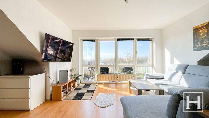 Geräumiges Wohnzimmer