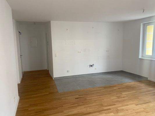 Wohnzimmer mit Küchenbereich