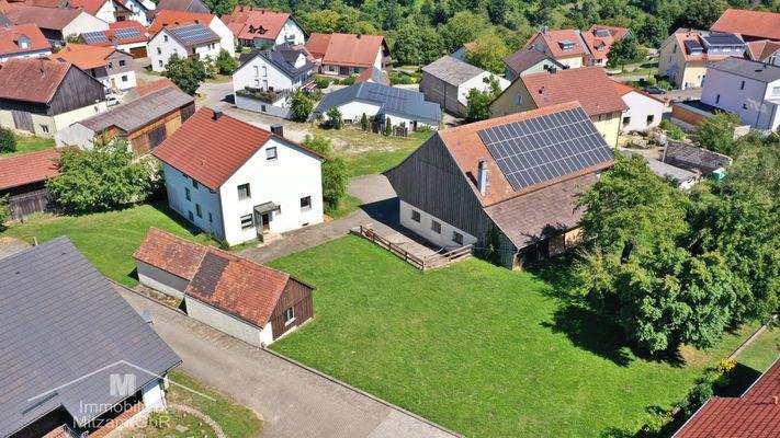 WH mit Nebengebäuden