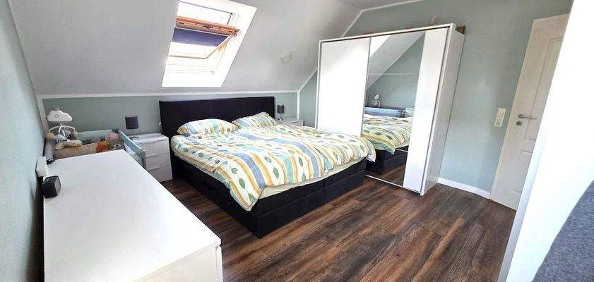 Schlafzimmer 1 im OG