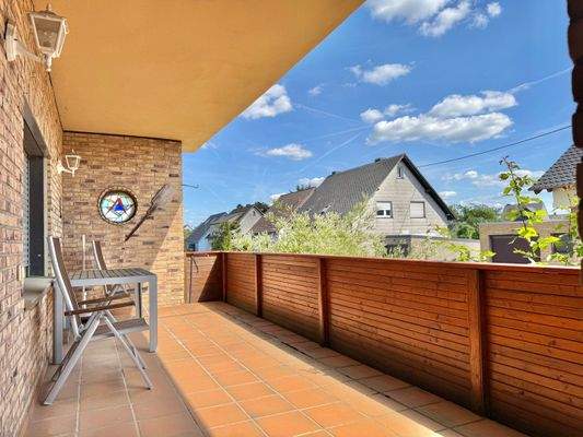 teilüberdachter Balkon