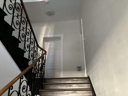 Treppenhaus mit Eingang 